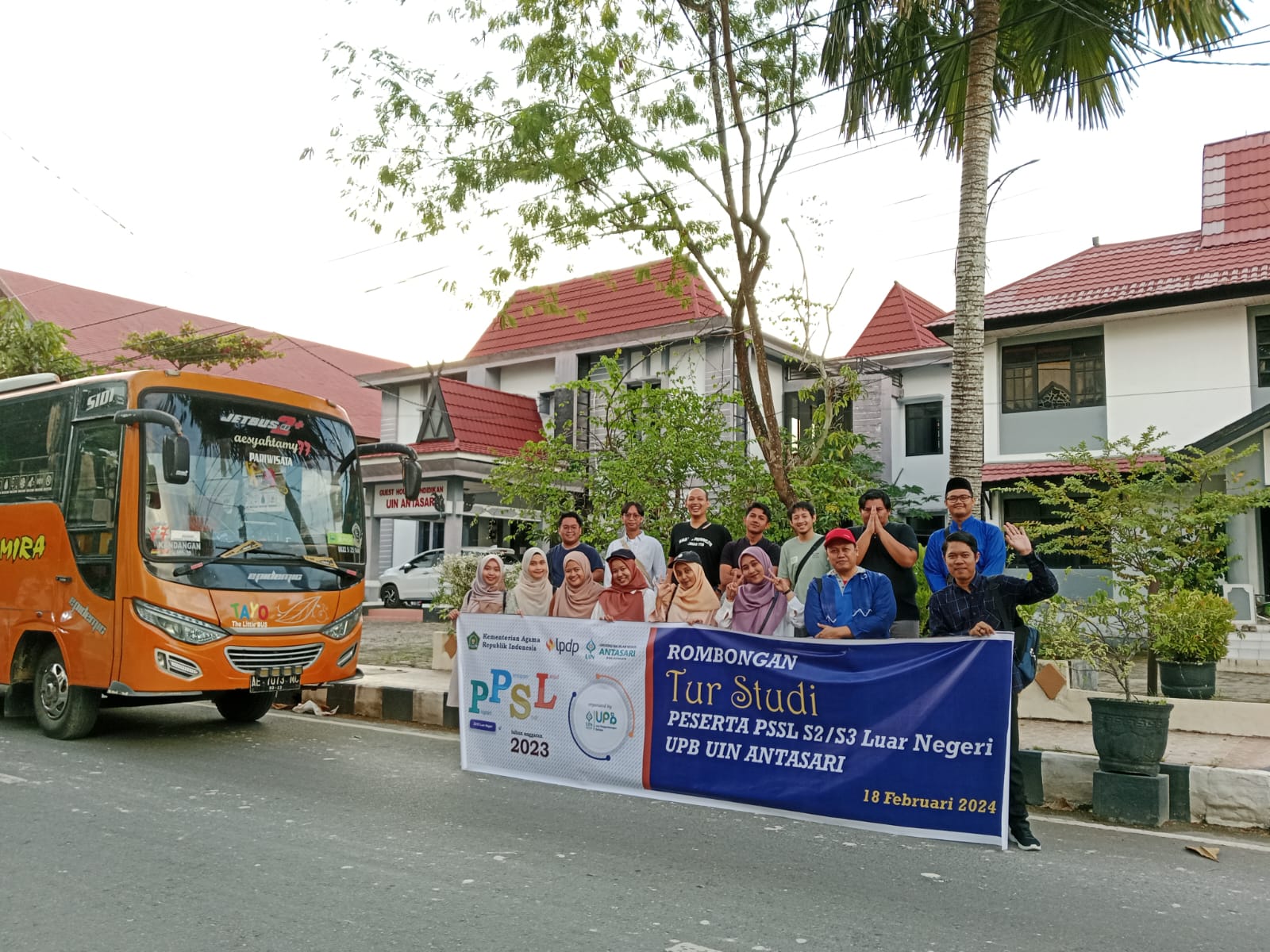 Panitia dan Peserta PPSL 2023 Menyelami Keindahan Kalimantan Selatan dalam Tur Studi post thumbnail image